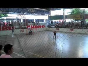 Buen gol de directa Cto. de Brasil Femenino