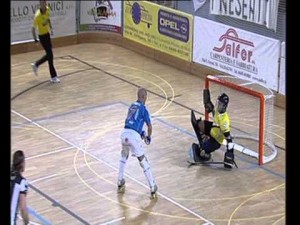 Golazo de Pedro Gil en el partido Valdagno-Viareggio de la Copa de Italia