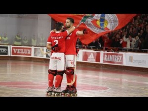 Highlights | Liga Europea 17/18 - 1/4 (ida) | SL Benfica 3-2 FC Porto