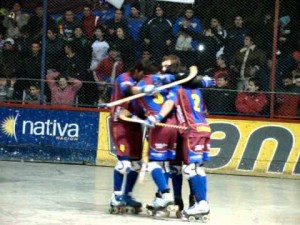 UVT - Estudiantil. Gol tras rechace de directa.